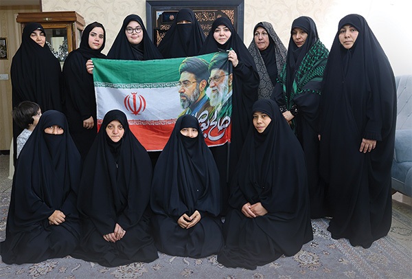 حمایت از حافظان امنیت با دستپخت بانوان جهادی مشهدی | طعم مِهر در سنگرها حمایت از حافظان امنیت با دستپخت بانوان جهادی مشهدی | طعم مِهر در سنگرها