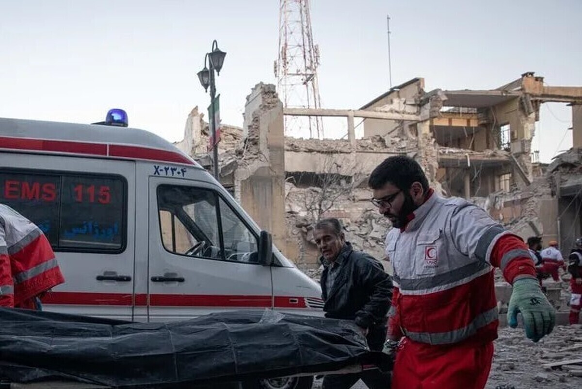سخنگوی هلال احمر: ۷۲۱۵ نفر از زیر آوار حملات دشمن خارج شدند