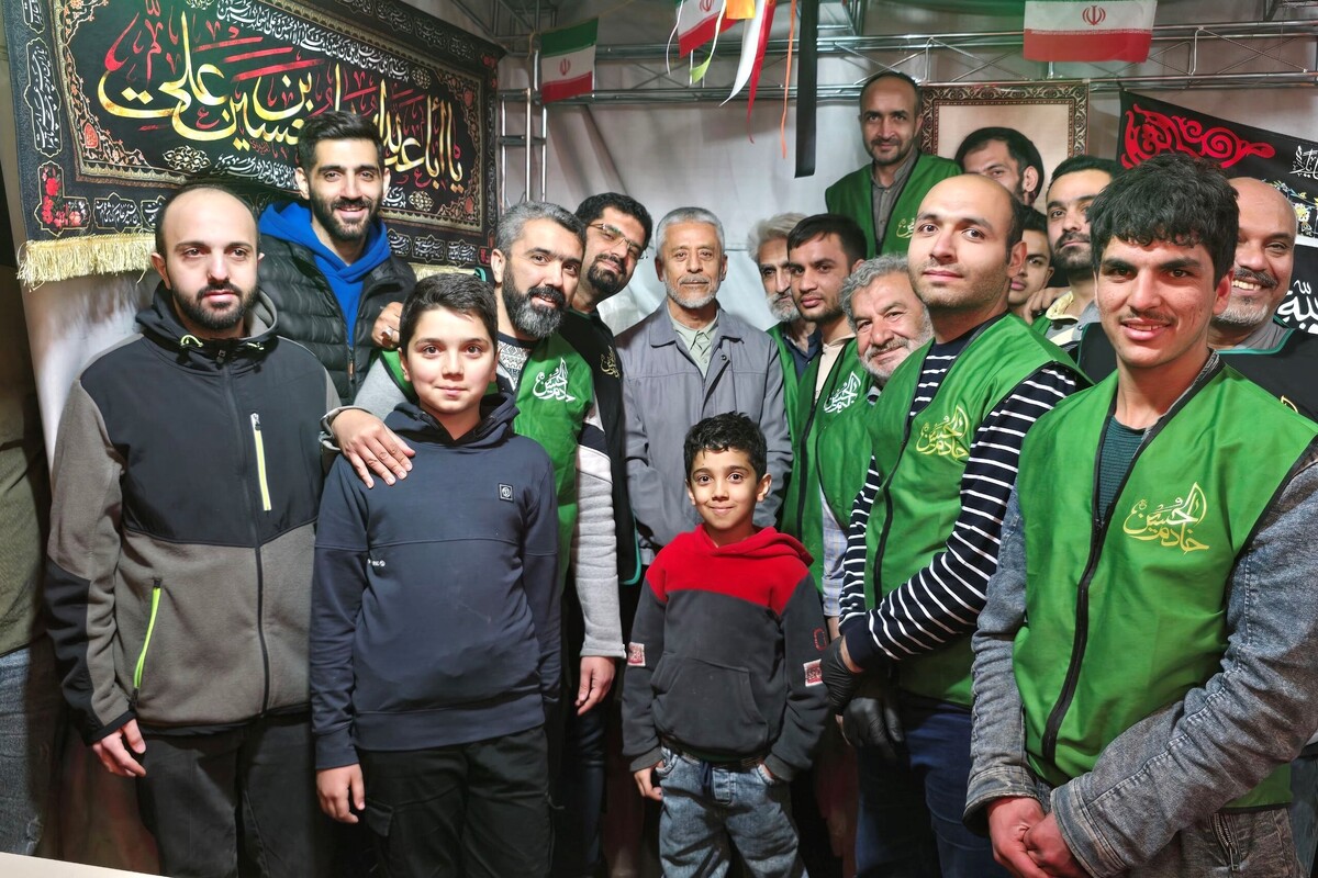 حضور فرمانده قرارگاه جنگ ارتش در تجمعات شبانه تهران | دریادار سیاری: جانفدای مردم ایران هستم + فیلم