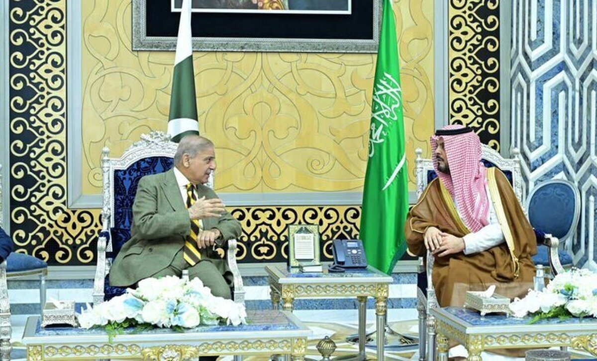 نخست وزیر پاکستان وارد عربستان شد