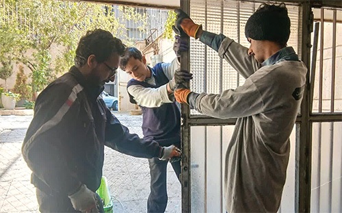 چند روایت از جهادگرانی که برای یاری‌رساندن به مردم، خود را به مناطق جنگ‌زده رساندند | مشق یکدلی در ایران همدل