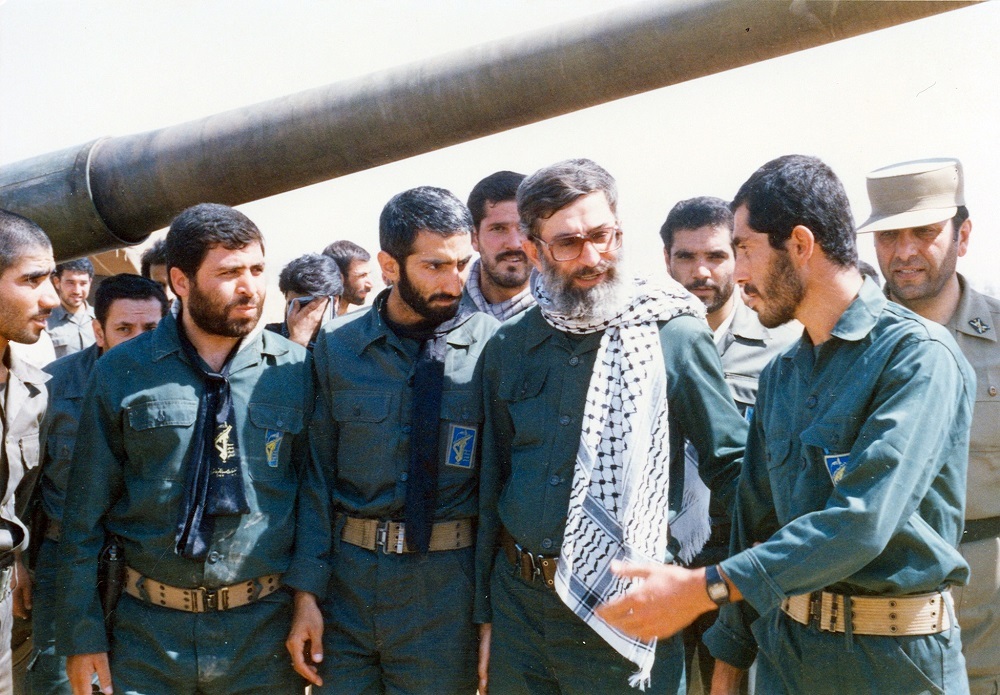 سلام بر متولد ۲۹ فروردین | مروری بر زندگی و زمانه قائد شهید امت به مناسبت فرارسیدن سالروز تولد او