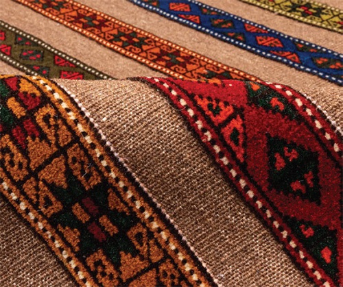 دست اندرکاران حوزه دست بافته های هنری از هنر گلیم‌بافی در خطه خراسان می گویند | احیای نقش های اصیل در گلیم های مدرن