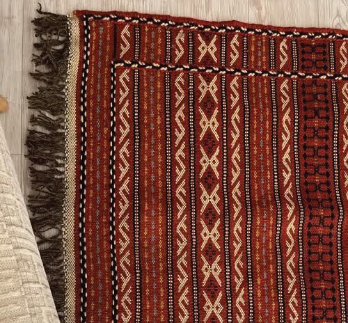 دست اندرکاران حوزه دست بافته های هنری از هنر گلیم‌بافی در خطه خراسان می گویند | احیای نقش های اصیل در گلیم های مدرن