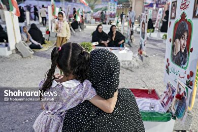 گزارش تصویری | گلزار شهدای میناب در آخرین جمعه ماه فروردین