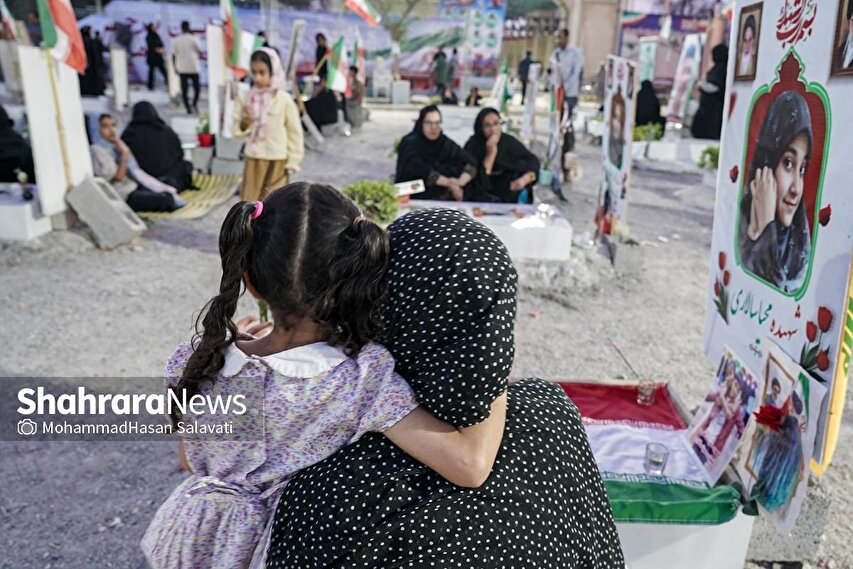 گزارش تصویری | گلزار شهدای میناب در آخرین جمعه ماه فروردین