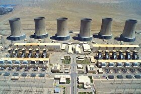 کارکنان نیروگاه‌های برق بدون هیچ هراسی پای‌ کار خدمت به مردم ایستاده‌اند