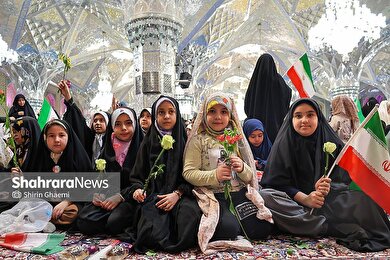 گزارش تصویری | گلباران حرم مطهر رضوی به مناسبت سالروز میلاد حضرت معصومه (س)