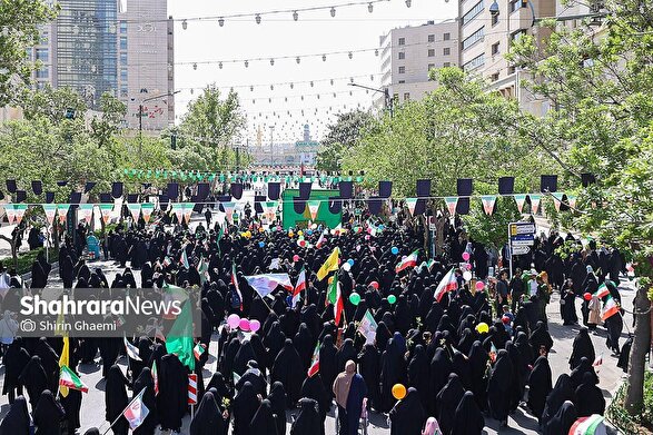 پیوند معصومیت و اقتدار در اجتماع دختران مشهدی | آغاز مراسم بعثت دختران مشهدالرضا (ع) (۳۰ فروردین ۱۴۰۵) + فیلم