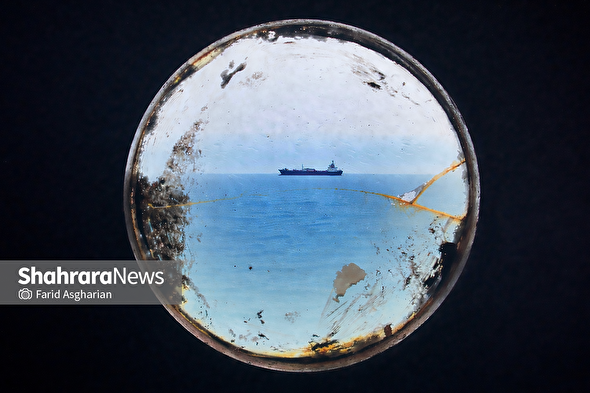 شنا در غم | سرگردان میان مدرسه و قبرستان و نفس کشیدن در هوای هرمز