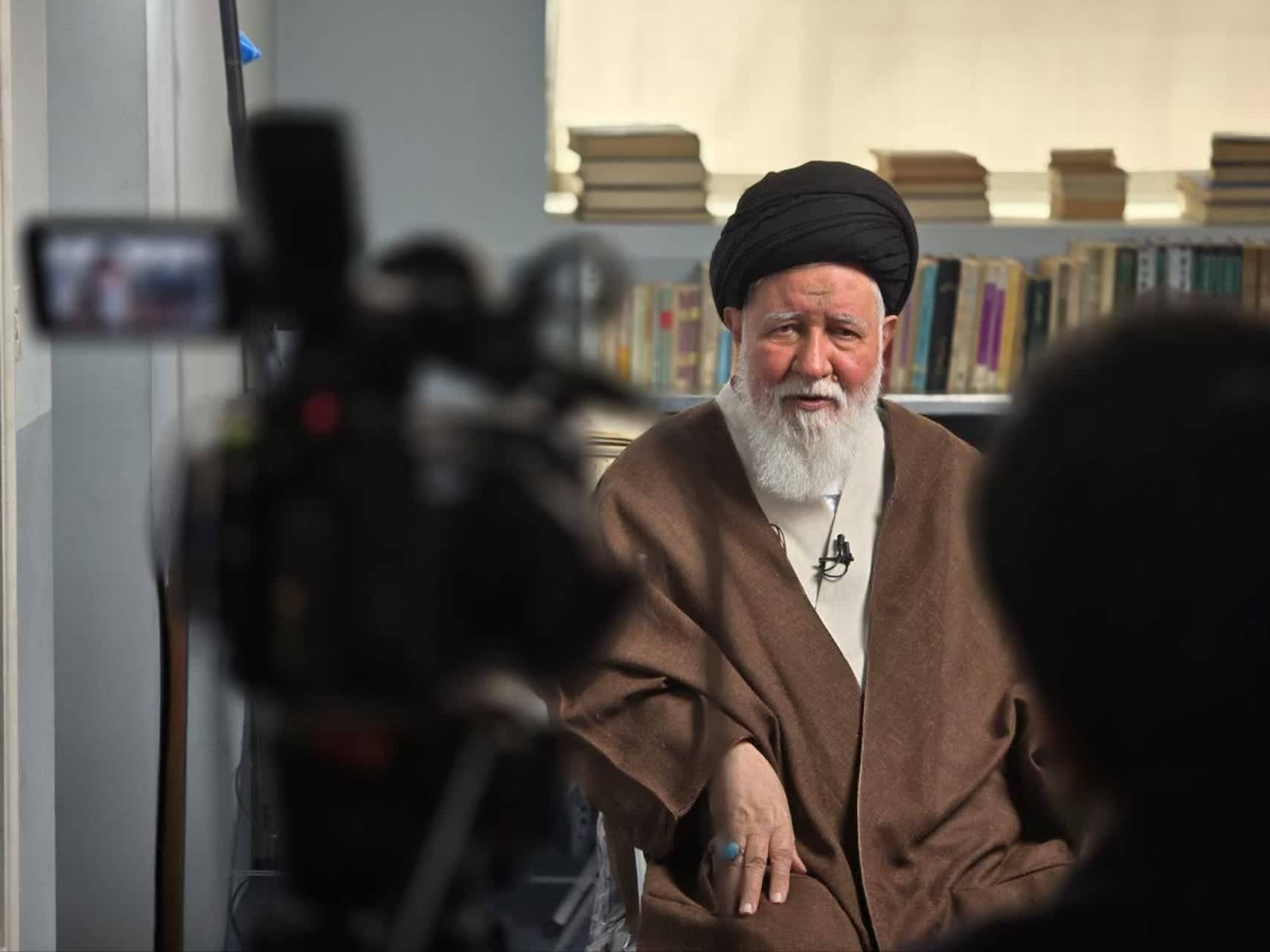 بازدید آیت‌الله علم‌الهدی از منزل رهبر شهید انقلاب در مشهد