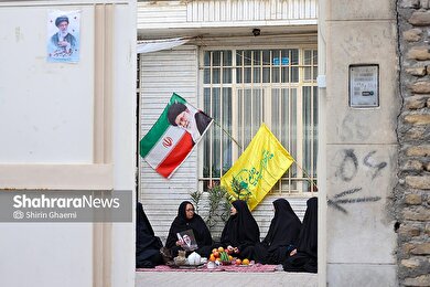 گزارش تصویری | پخت غذای نذری برای مردم حاضر در خیابان