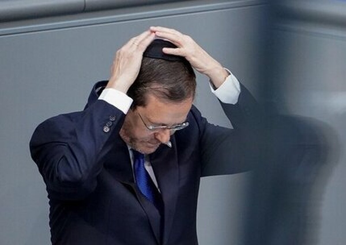 فرار رئیس رژیم صهیونیستی به پناهگاه در پی حمله موشکی به کریات‌شمونا