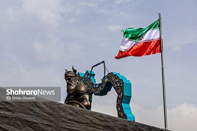 گزارش تصویری | المان‌های نوروزی در خیابان‌های مشهد ۱۴۰۵