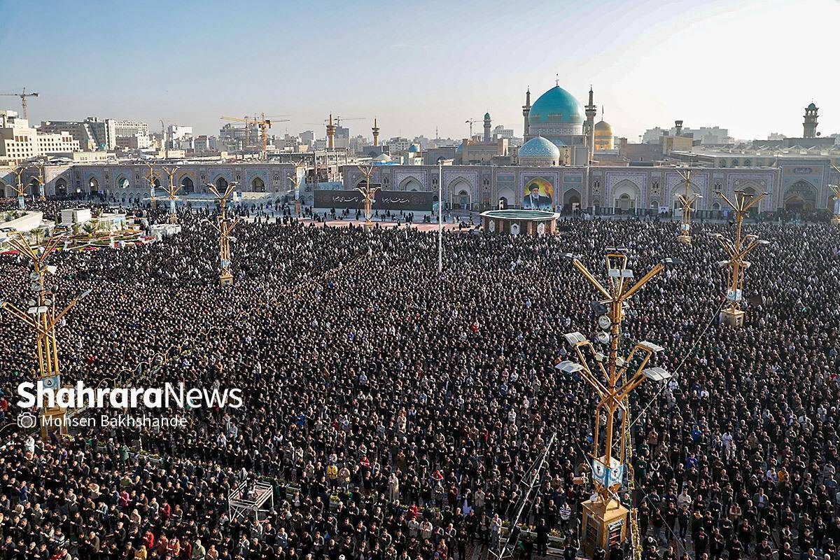 رکورد بیشترین شرکت‌کننده در نماز عید فطر مشهد شکسته شد | اقامه نماز ۱۴۱ هزارنفری در حرم امام رضا (ع)