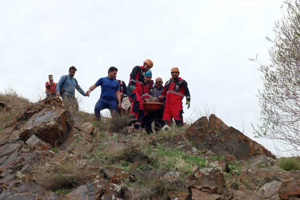 سقوط جوان مشهدی در کوه پارک مشهد + جزئیات (7 فروردین 1405)