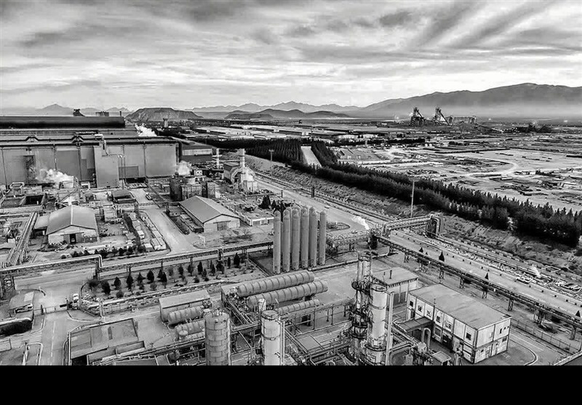 استاندار اصفهان: نیروگاه‌های برق ۹۰۰ و ۲۵۰ مگاواتی فولاد مبارکه در حمله دشمن خسارت دید