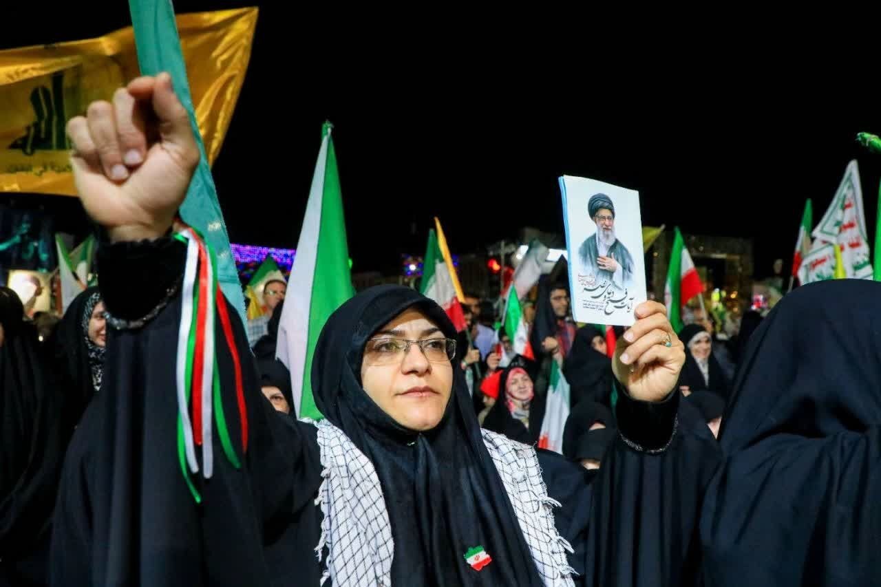 مشهد؛ پایتخت بین‌المللی مقاومت اسلامی / تجلیل از حزب‌الله لبنان در میدان دکتر شریعتی