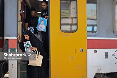 گزارش تصویری | ورود خانواده شهدای میناب به مشهدالرضا