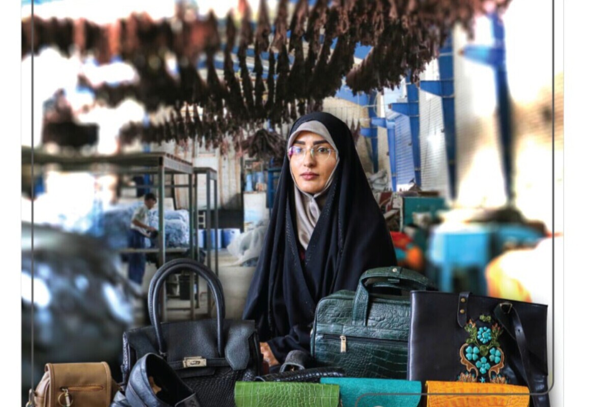 «کار از خانه به خانه» | روایت کارآفرینی که با چرم، زندگی زنان حاشیه شهر را زیر و رو کرد