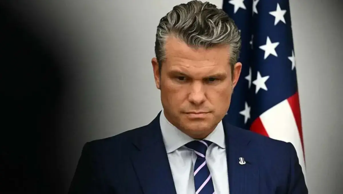 تنش در کنگره آمریکا: پیت هگست، تو یک جنایتکار جنگی هستی + فیلم