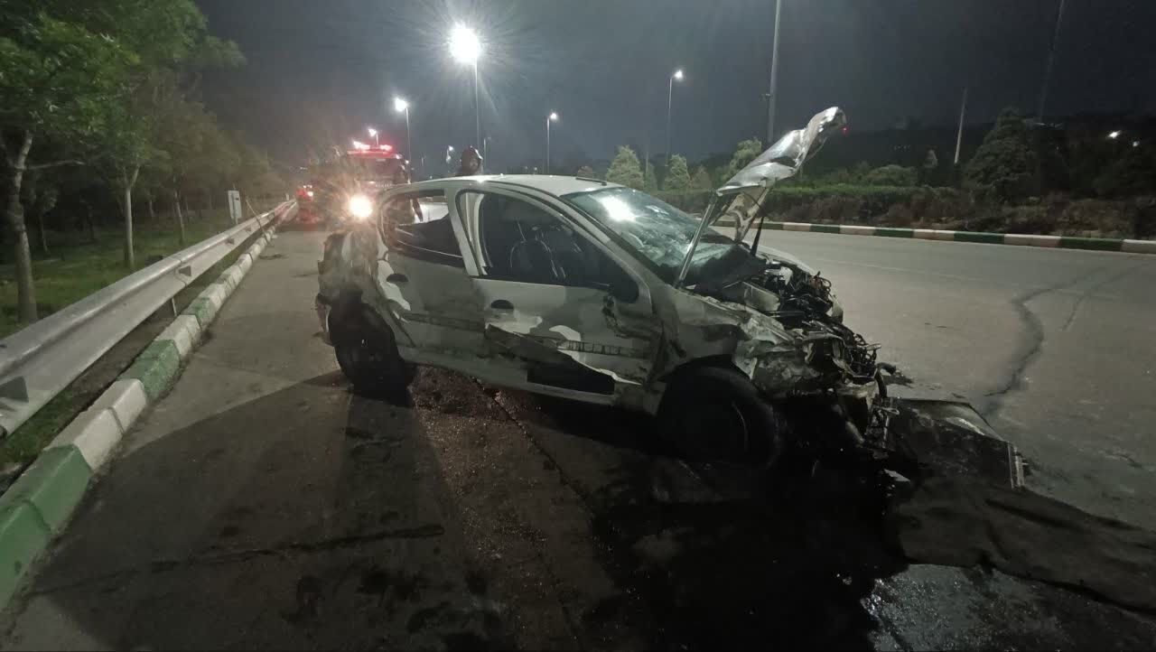 تصادف شدید در بزرگراه امام علی (ع) مشهد | دو جوان راهی بیمارستان شدند + عکس (۲ اردیبهشت ۱۴۰۵)