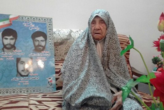 روایت مادرِ صبر؛ بانویی که یک قرن را با داغ سه شهید گذراند