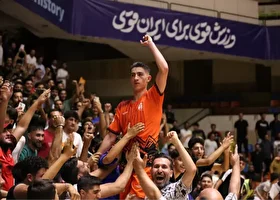 عظیمی، همبازی طیبی شد