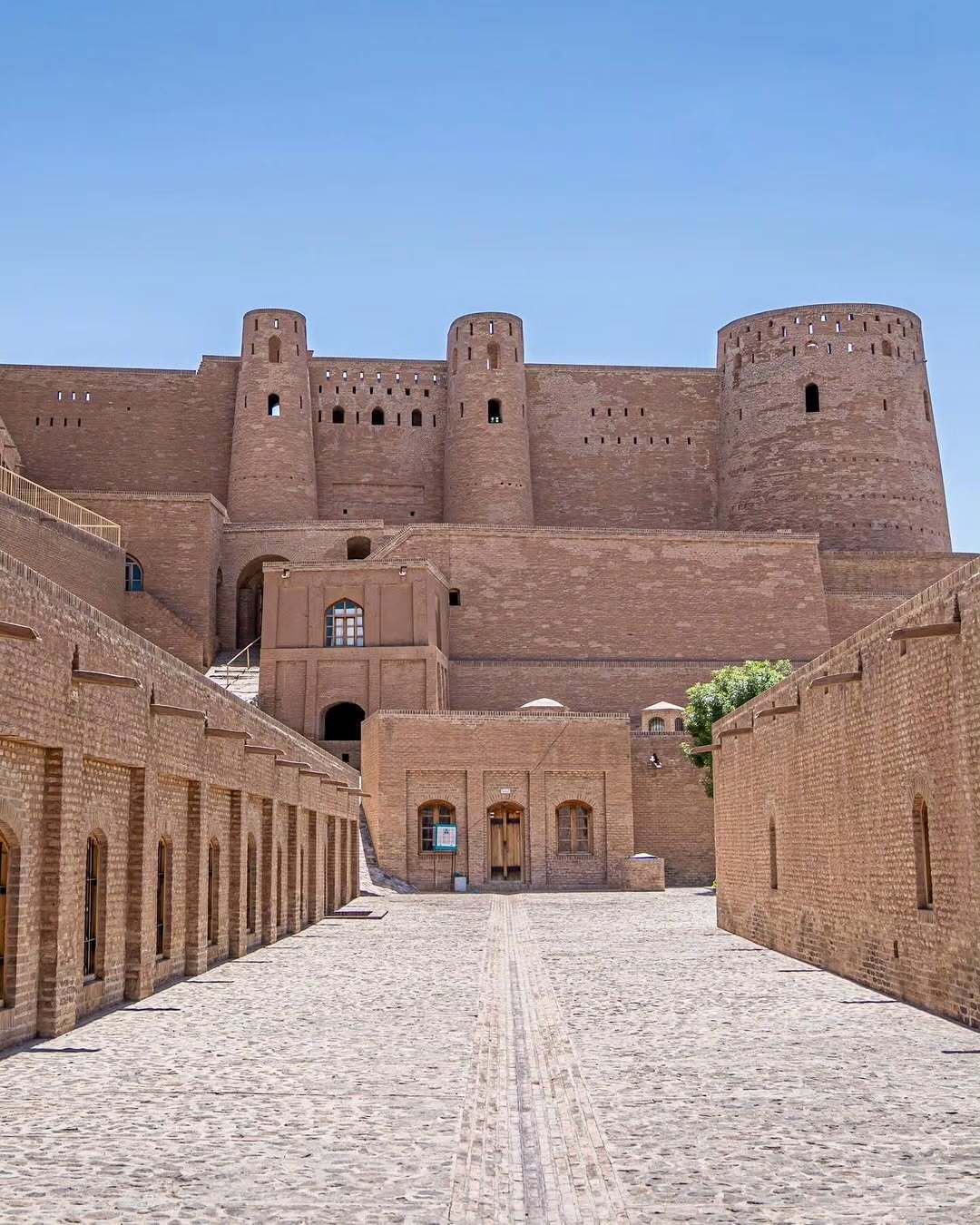 عکس‌هایی از قلعه اختیارالدین در شهر هرات افغانستان