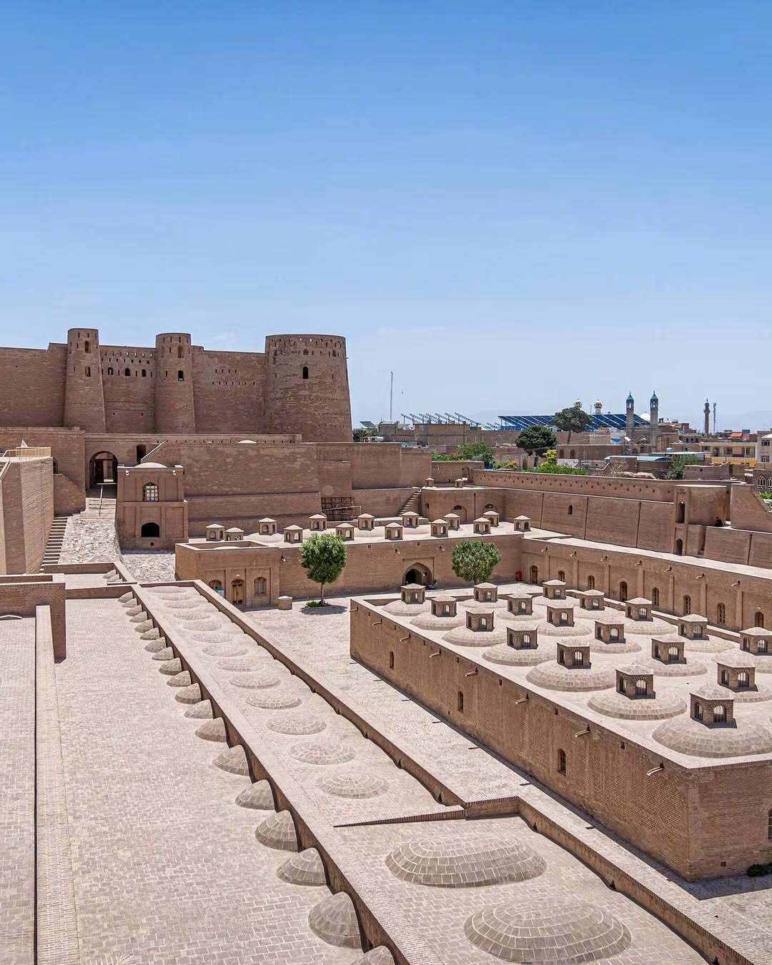 عکس‌هایی از قلعه اختیارالدین در شهر هرات افغانستان