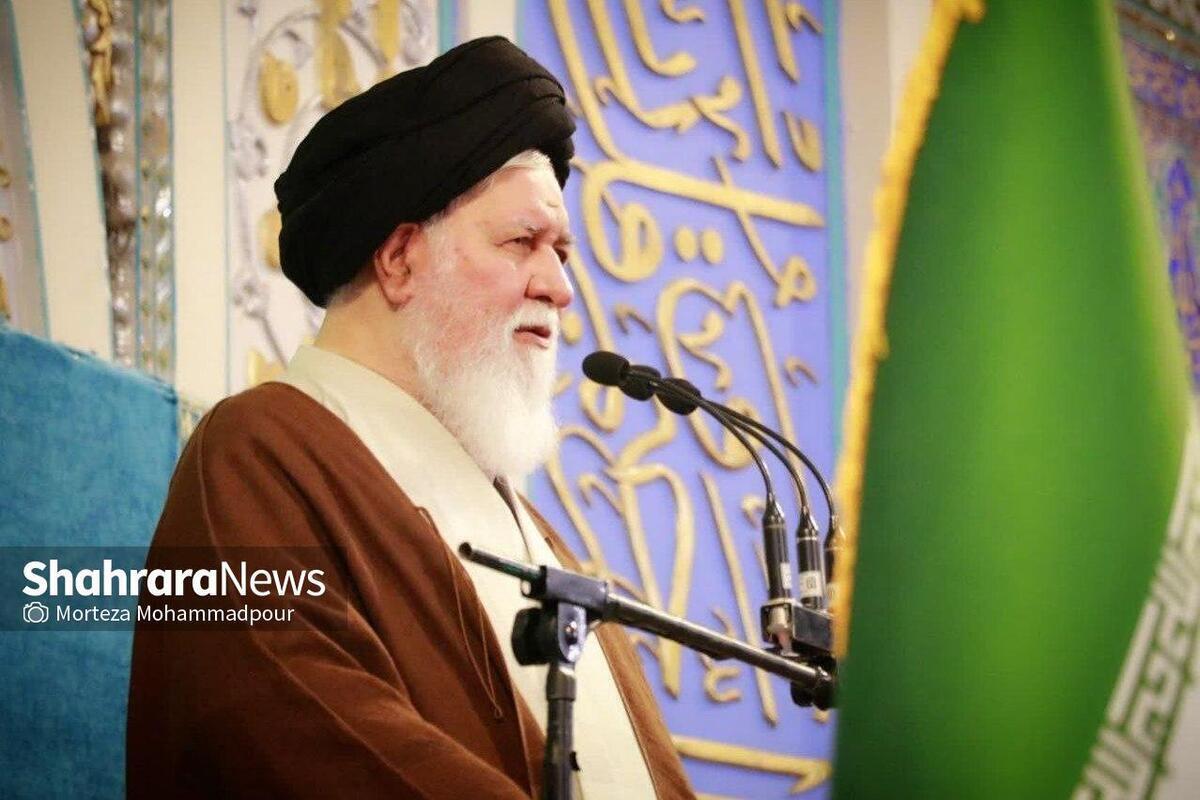 آیت الله علم‌الهدی: آمریکا در هفتاد روز اخیر بیش از ۳۰ مورد شکست را تجربه کرده است