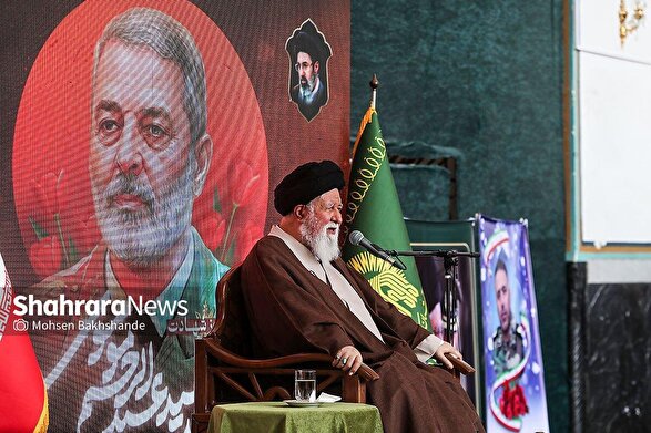 آیت الله علم‌الهدی: آمریکا در هفتاد روز اخیر بیش از ۳۰ مورد شکست را تجربه کرده است