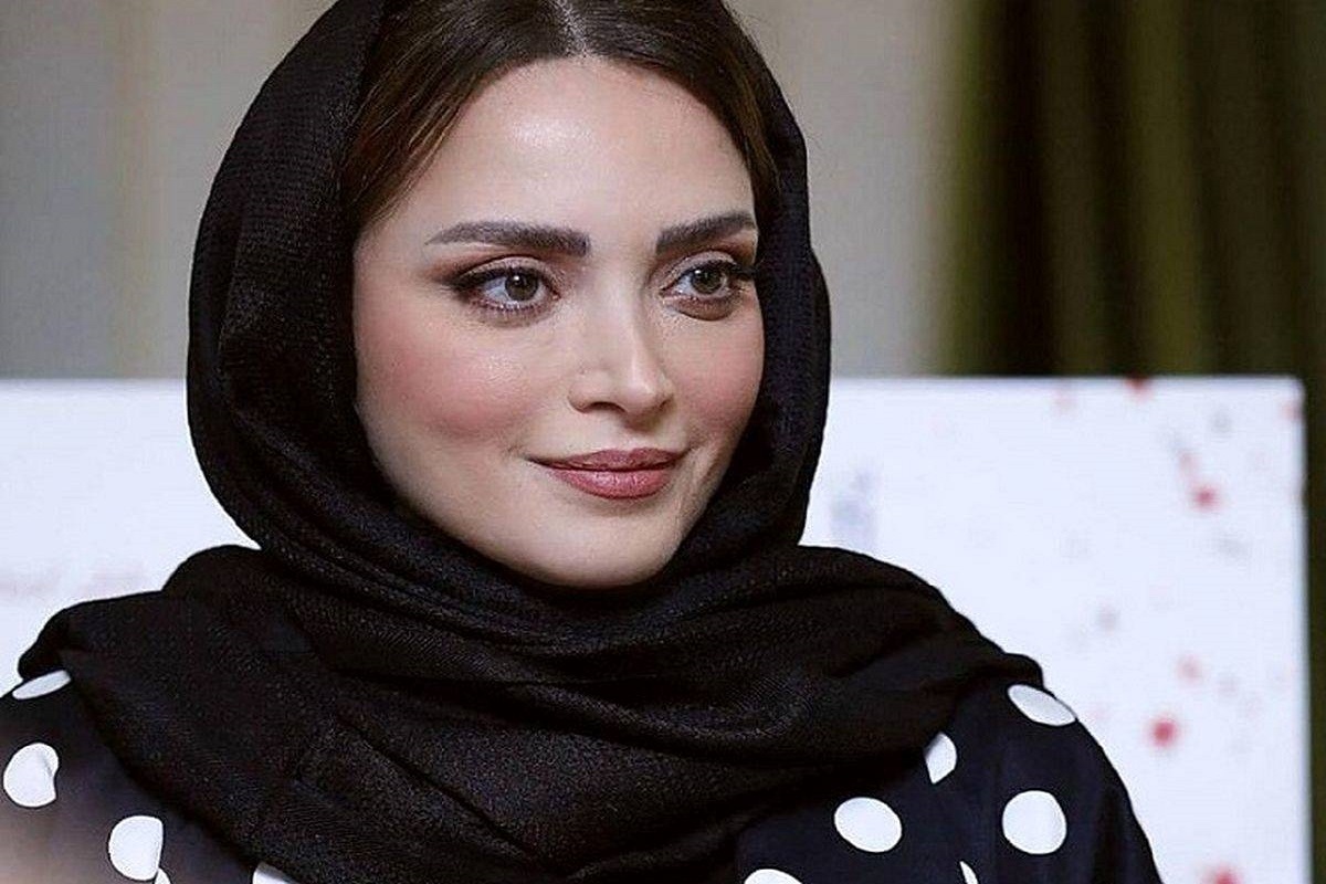 دل نوشته &laquo;بهنوش طباطبایی&raquo; برای وطن |  وطن برای من مردمی&zwnj;ا ست که با عشق، وحدت را نفس می&zwnj;کشند