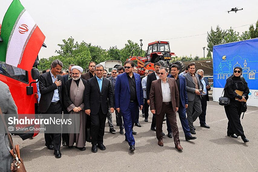 گزارش تصویری | واگذاری ۱۶ دستگاه ماشین‌آلات خدماتی شهری به شهرداری‌های خراسان رضوی