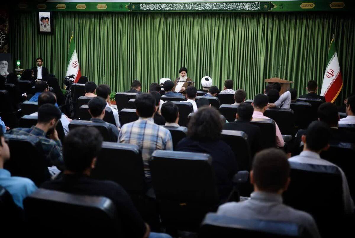آیت‌الله علم‌الهدی: دانشجوی انقلابی باید میدان‌دار فعالیت‌های فرهنگی دانشگاه باشد | ضرورت مقابله با نفوذ «فرصت‌طلب‌ها و قدرت‌طلبان» در شرایط جنگی