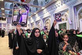 میناب؛ مهمان امام رضا(ع) | بزرگداشت شهدای مدرسه شجره طیبه در حرم مطهر رضوی برگزار شد + فیلم