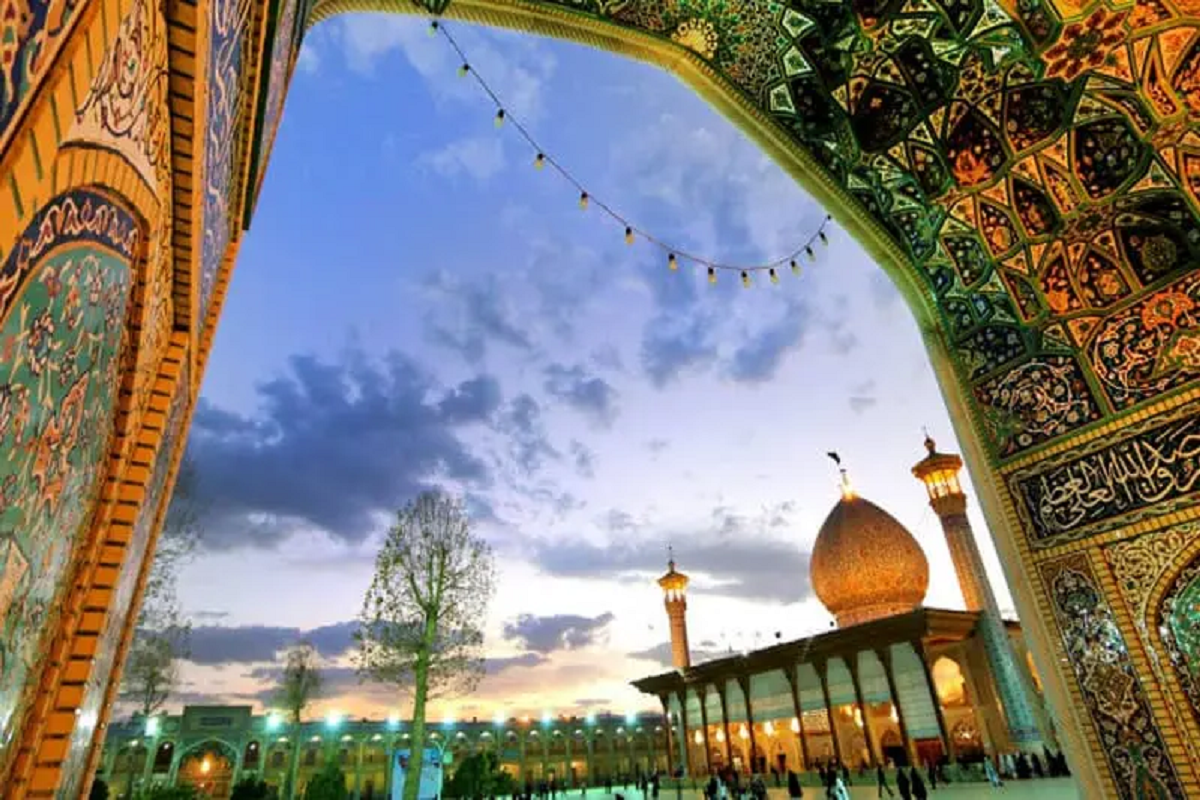 داستان کشف مزار احمد بن موسی (ع) و نامیدن لقب شاهچراغ