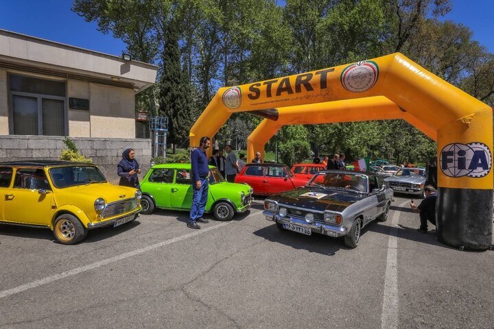 رالی خودرو‌های تاریخی در محکومیت آسیب به آثار تاریخی در جنگ رمضان