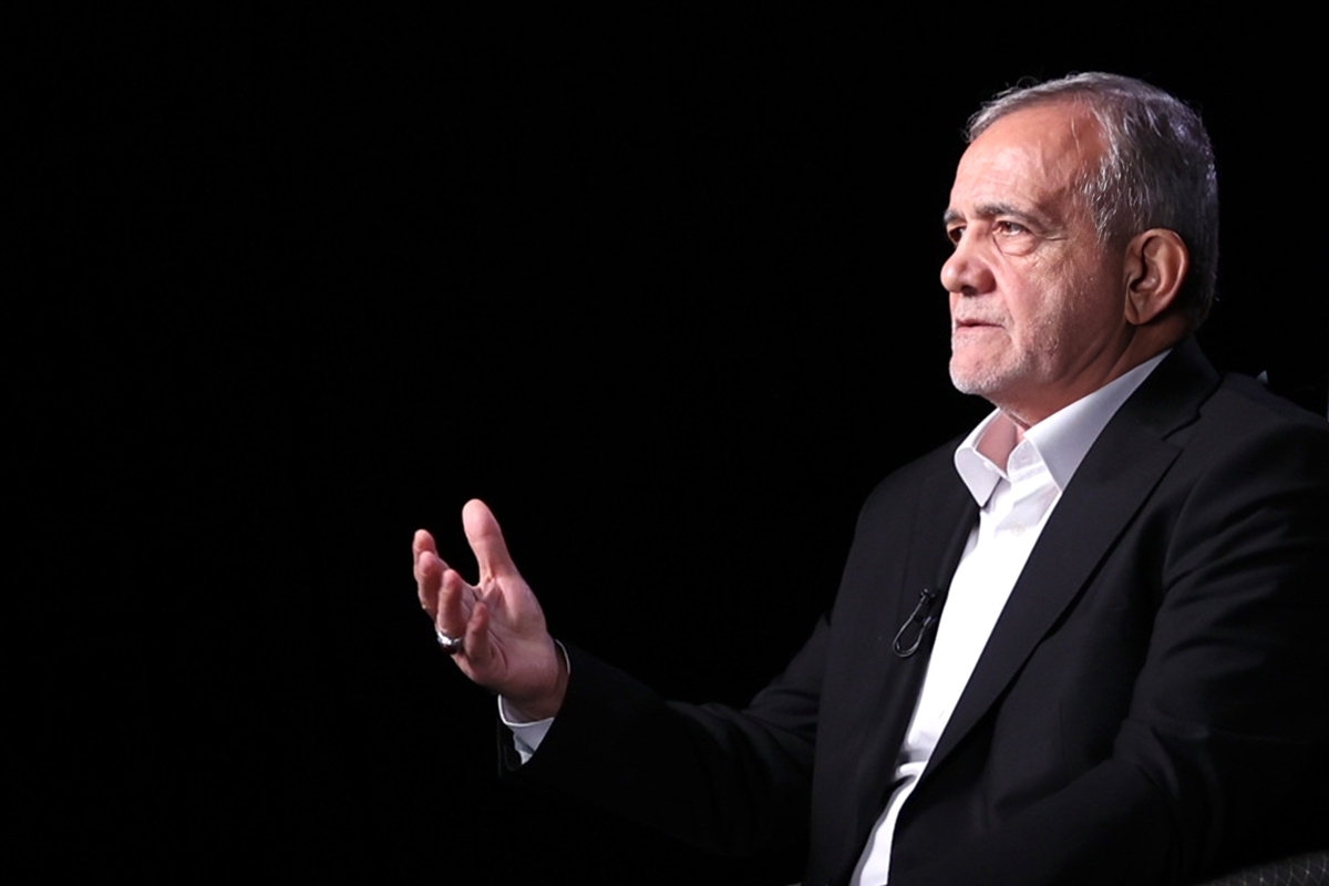 رئیس جمهور: نباید با تصمیمات بسته، خودمان را در داخل تحریم و محدود کنیم