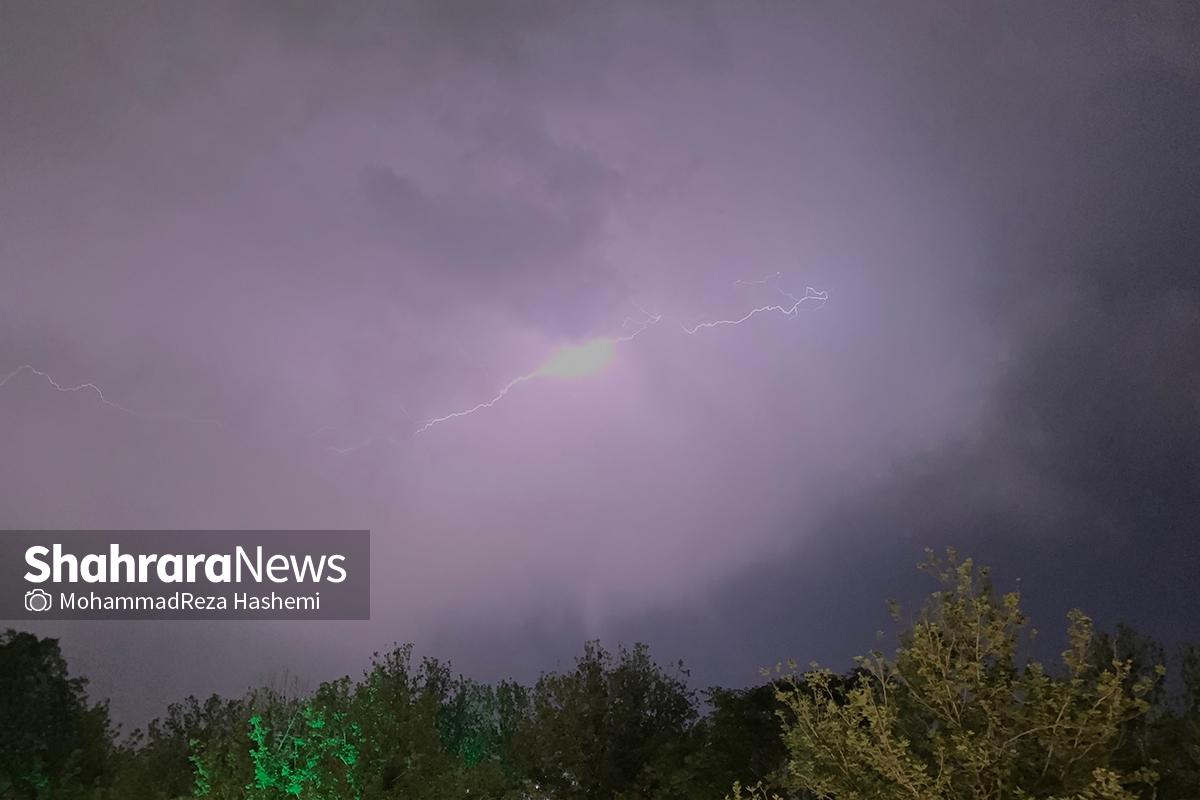 عکس‌هایی از رعدوبرق آسمان مشهد (۶ اردیبهشت ۱۴۰۵)
