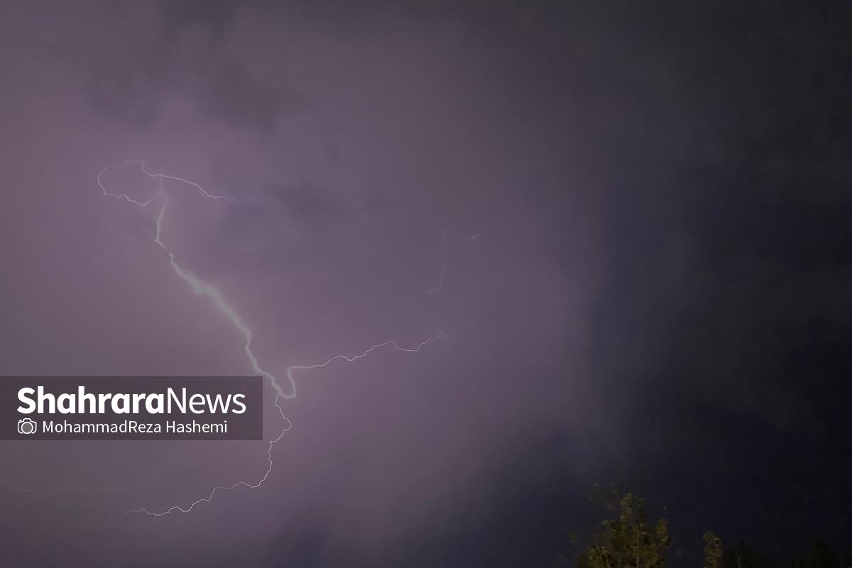 عکس‌هایی از رعدوبرق آسمان مشهد (۶ اردیبهشت ۱۴۰۵)