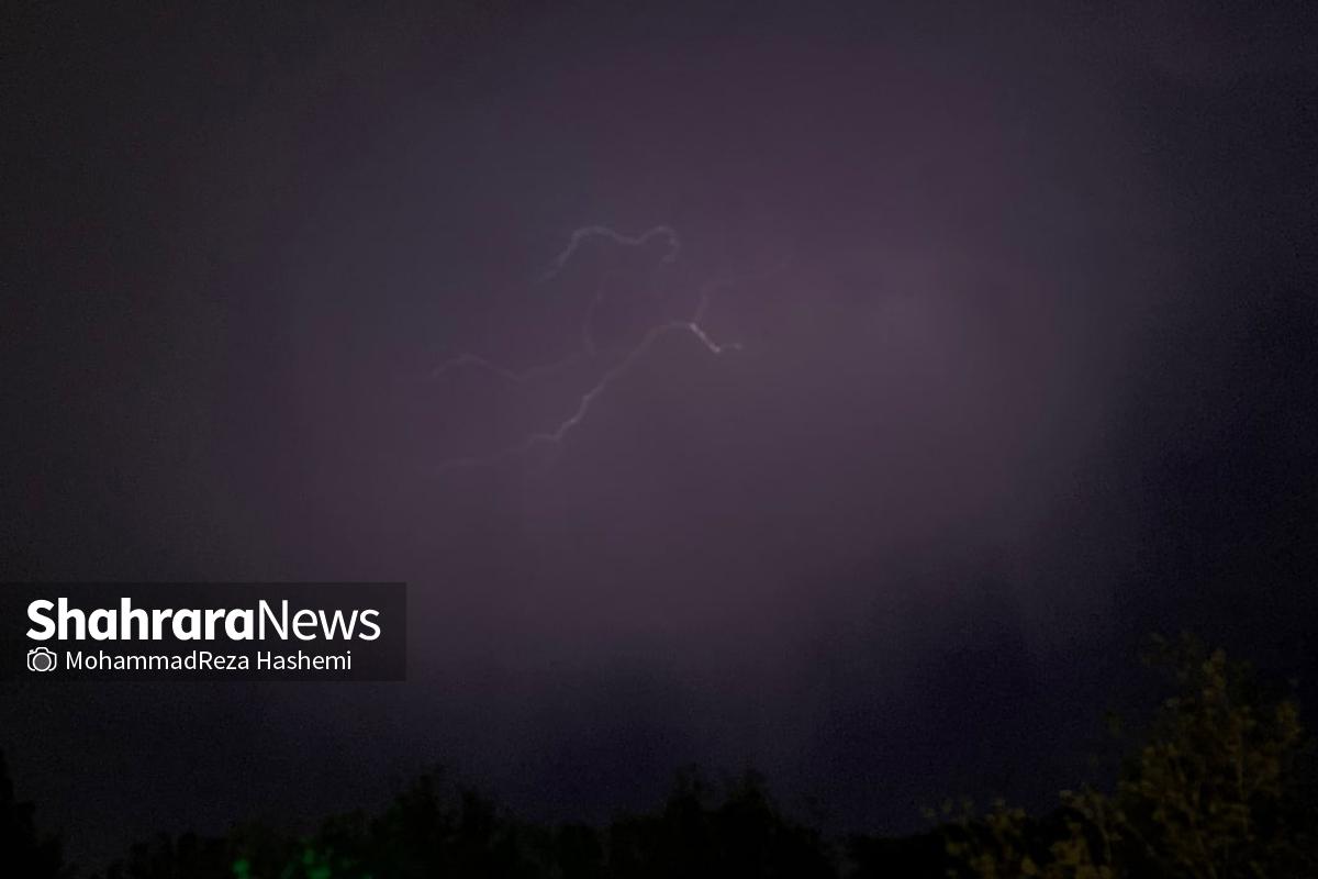 عکس‌هایی از رعدوبرق آسمان مشهد (۶ اردیبهشت ۱۴۰۵)