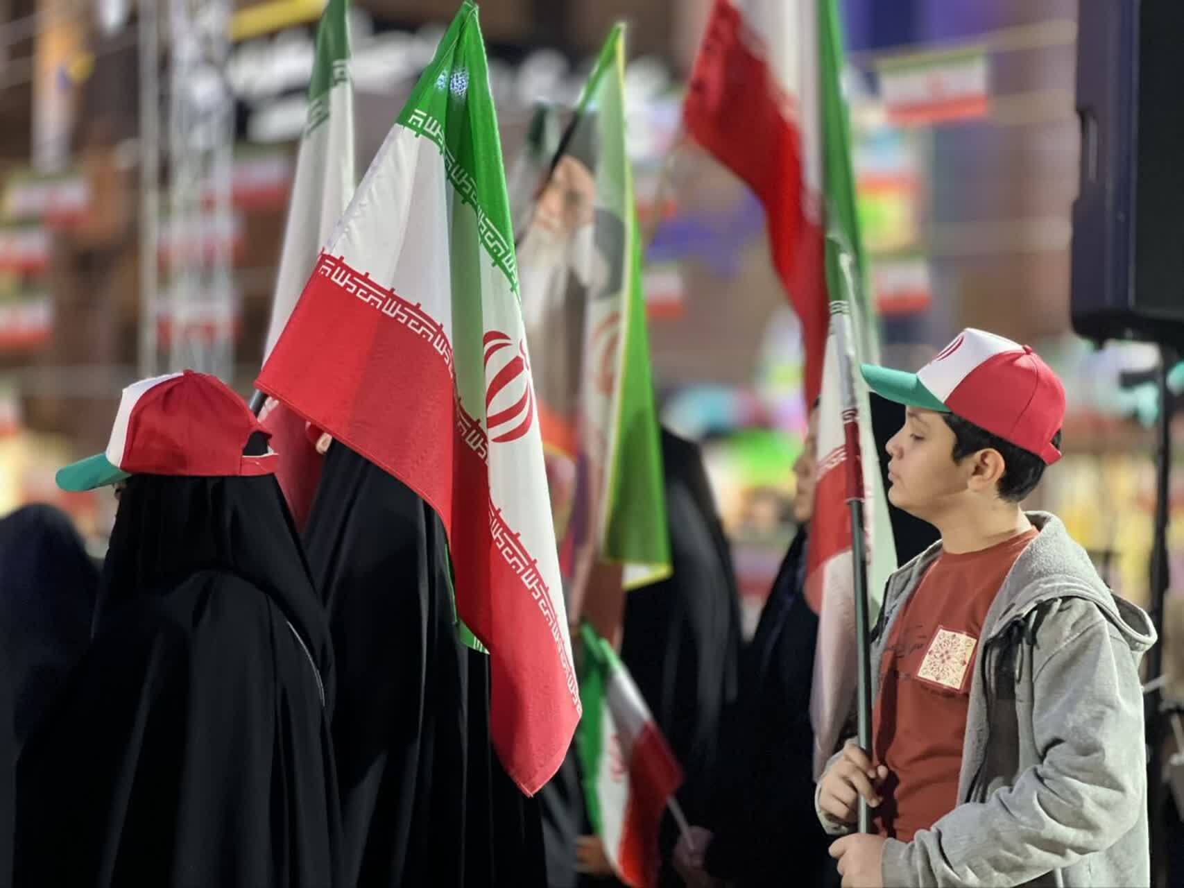 شهردار مشهد: پای این نظام و کشور و پرچم و سرزمین‌مان ایستاده‌ایم