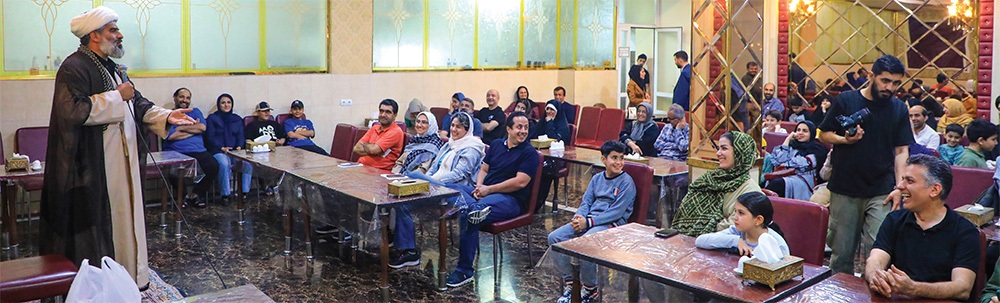 پای صحبت میهمانان امام رضا (ع) که آتش جنگ، خانه‌شان را آوار کرد | مشهد مأمنی برای همه