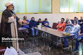 پای صحبت میهمانان امام رضا (ع) که آتش جنگ، خانه‌شان را آوار کرد | مشهد مأمنی برای همه