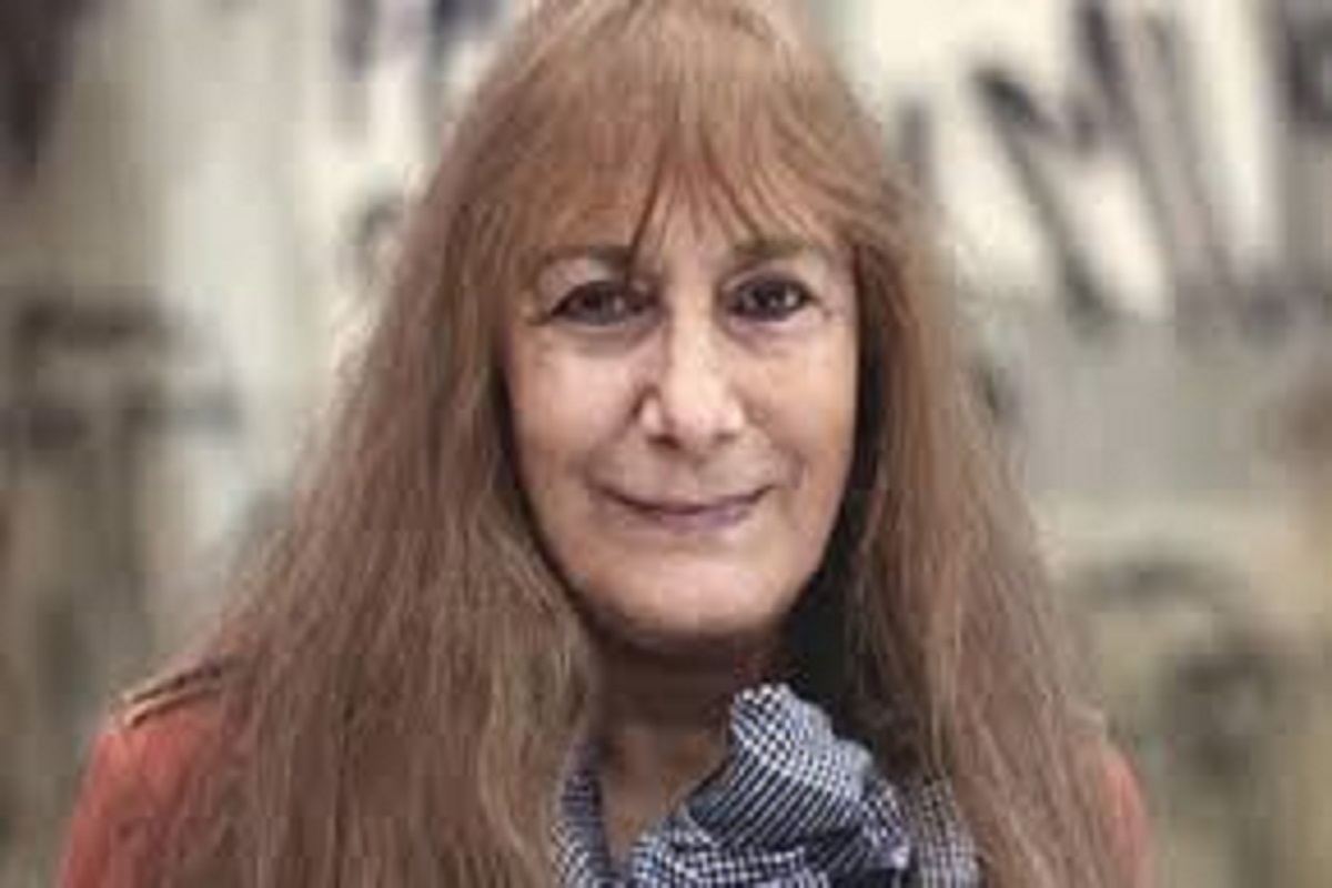 درگذشت «بِوِرلی مارتین» خواننده فولک بریتانیایی //// عکس خوب تو گوگل نداشت