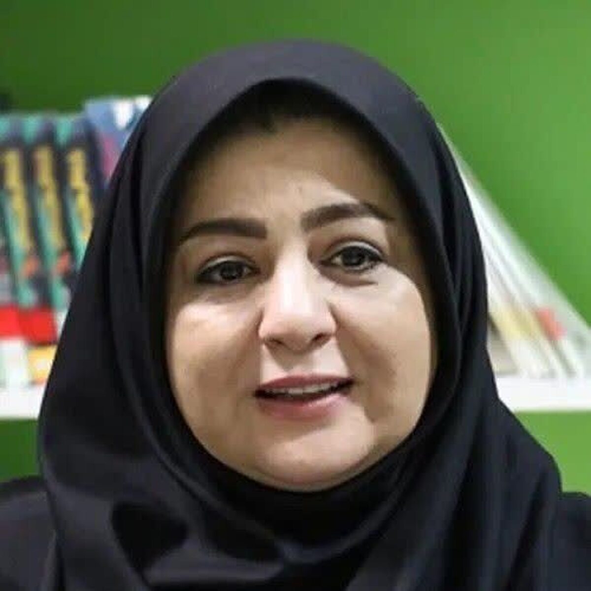 یک بانوی شاعر نیشابوری موفق به دریافت نشان «درجه یک هنر» شد