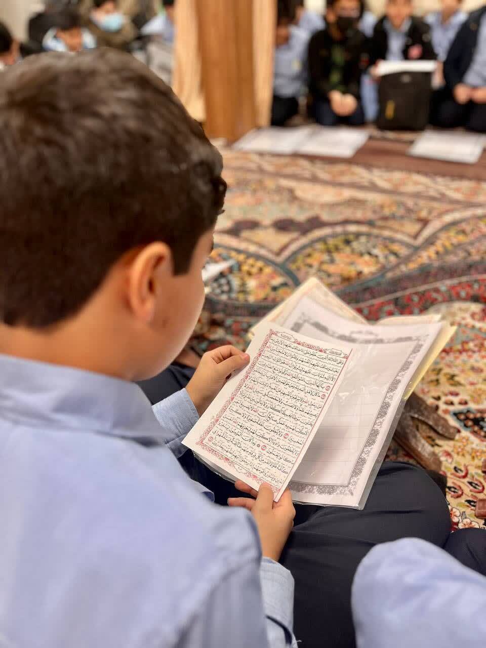 خبر کتابت قرآن توسط دانش‌آموزان مدارس مفتاح | وقتی قلم‌ها به سجده در می‌آیند ...