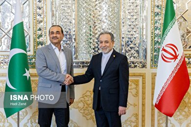 گزارش تصویری | دیدار فرمانده ارتش پاکستان با وزیر امورخارجه ایران