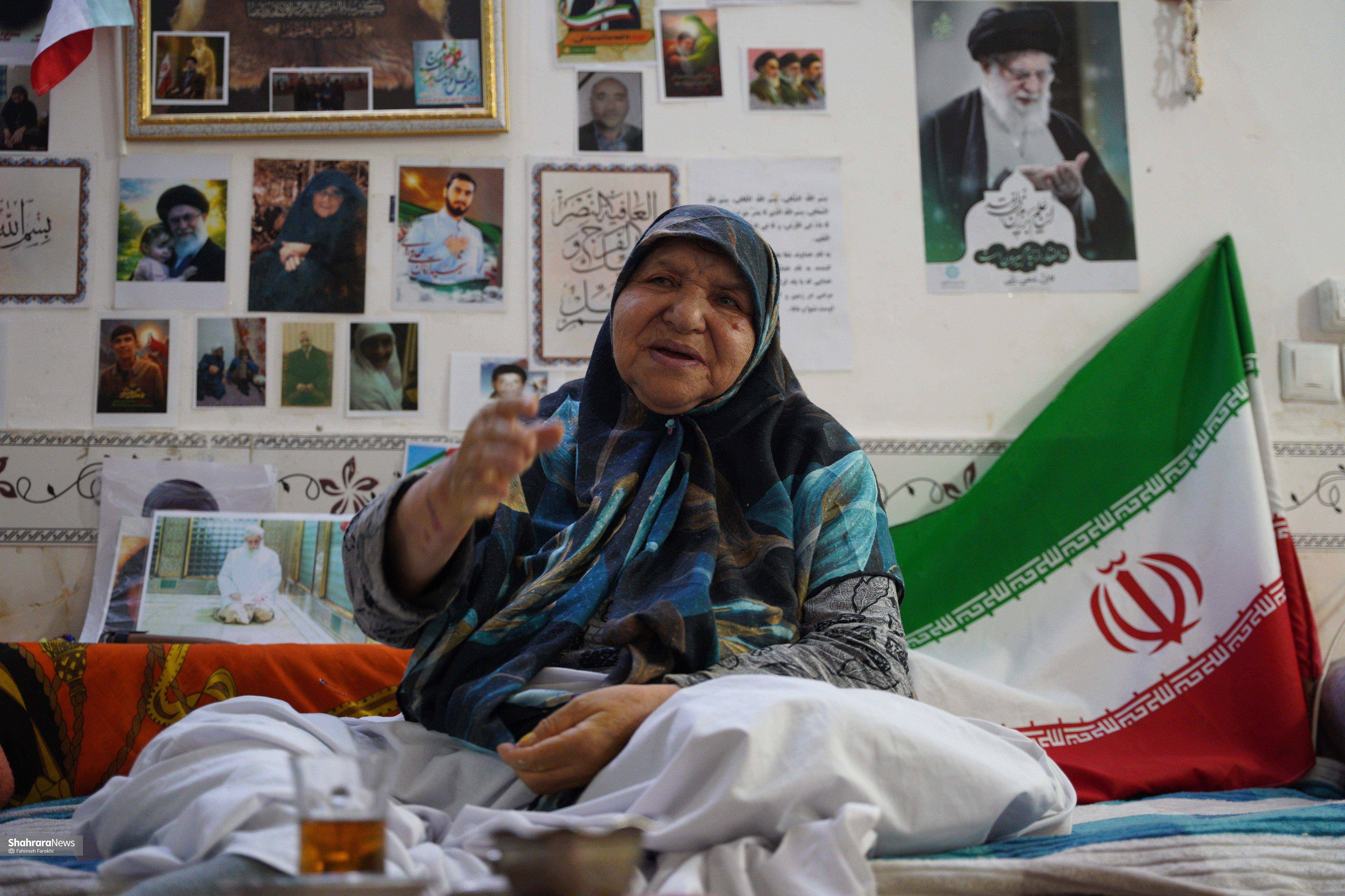 تنوری که با معجزه عشق به وطن روشن شد؛ مادربزرگ ۷۰ ساله مشهدی به نیت شهدا نان میپزد + فیلم و عکس تنوری که با معجزه عشق به وطن روشن شد؛ مادربزرگ ۷۰ ساله مشهدی به نیت شهدا نان میپزد + فیلم و عکس